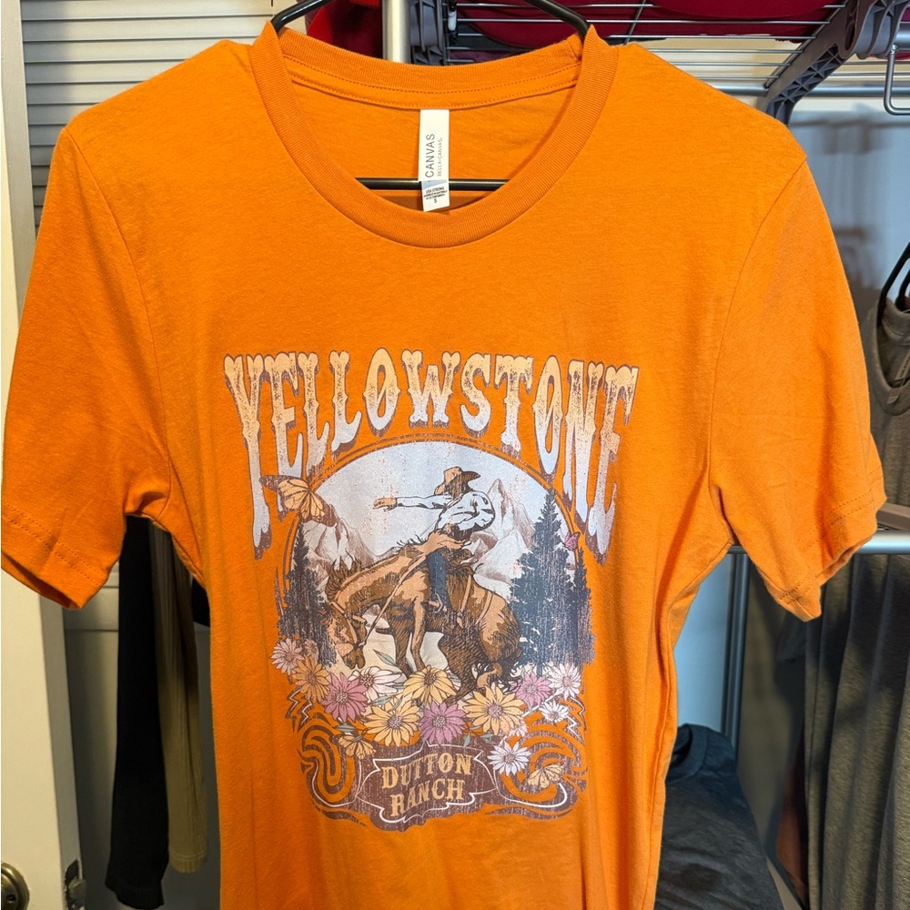 Women’s Yellowstone T - small